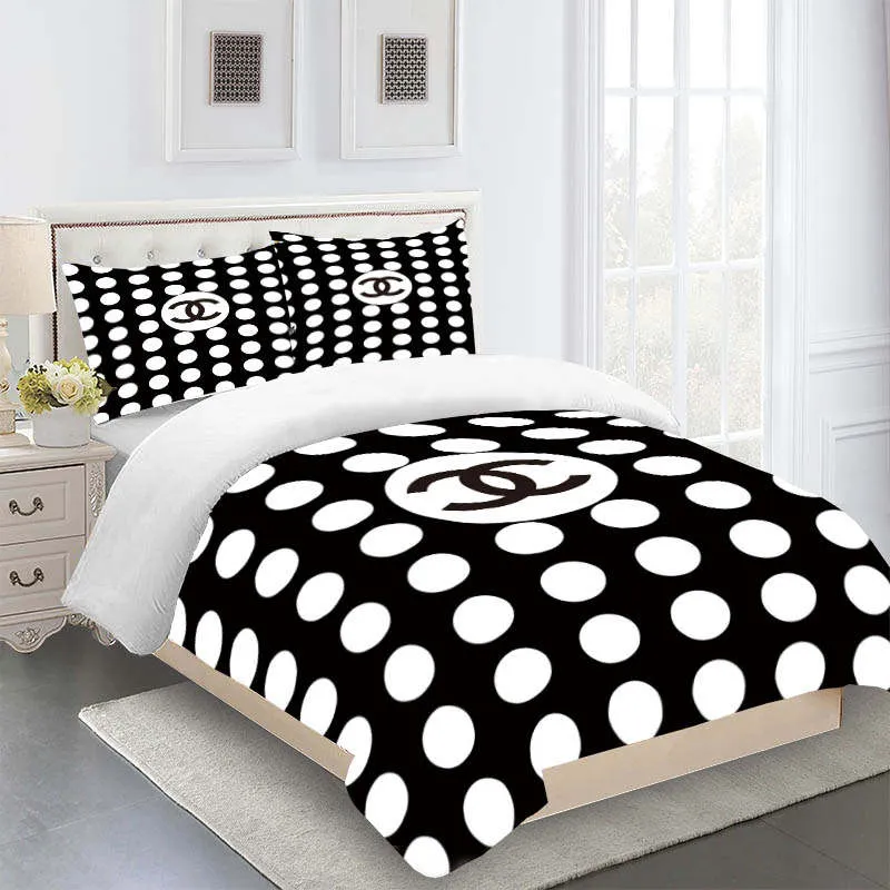 Chanel Black Circule Luxury Brand Premium Bedding Set