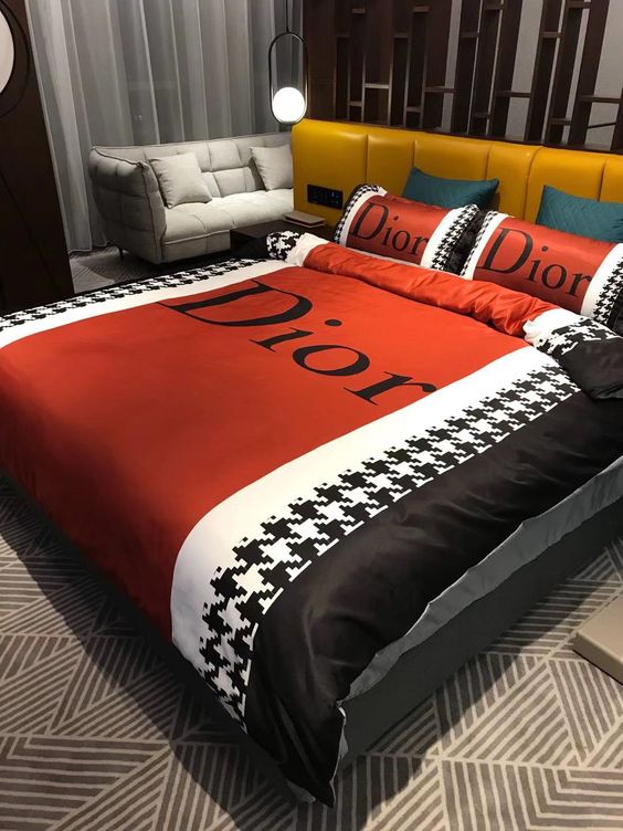 Dior Red Logo Luxury Brand Bedding Set