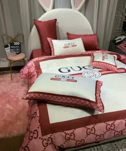 Gucci Pinky White Luxury Brand Premium Bedding Set