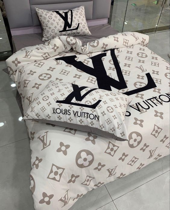 Louis Vuiton Clasic Logo Luxury Brand Bedding Set