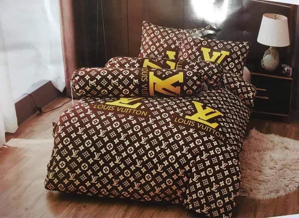 Louis Vuitton Brown Golden Logo Luxury Brand Bedding Set