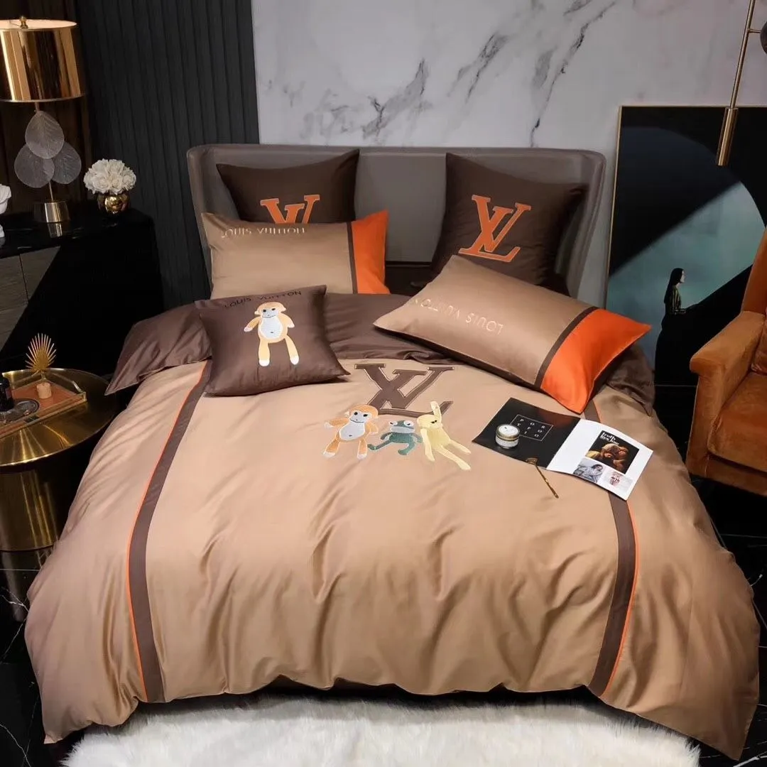 Louis Vuitton Light Brown Luxury Brand Premium Bedding Set