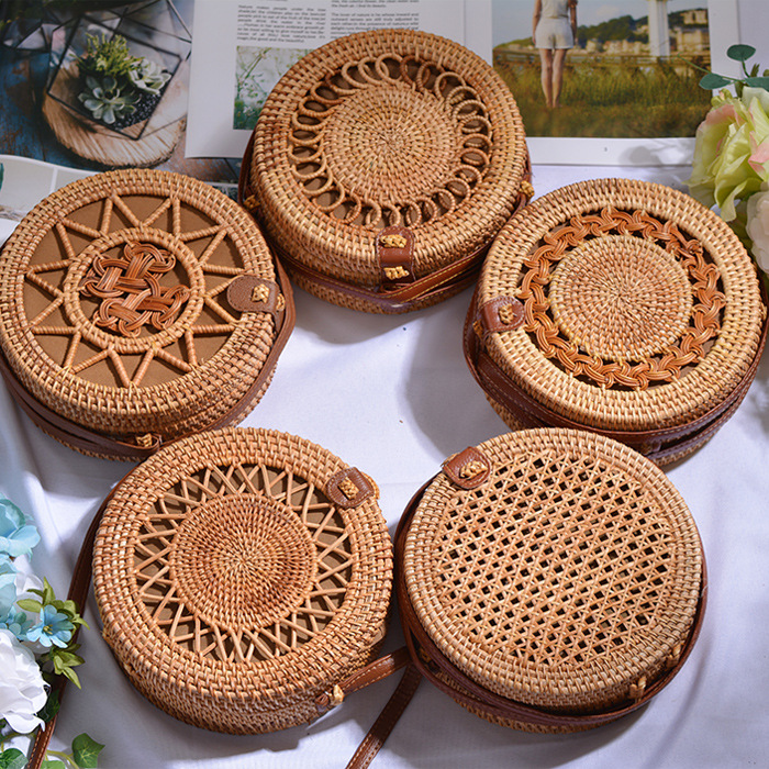 2019-new-round-straw-bag-beach-bag-woven-large-capacity-single-shoulder-hand-crochet-Summer-girl-1