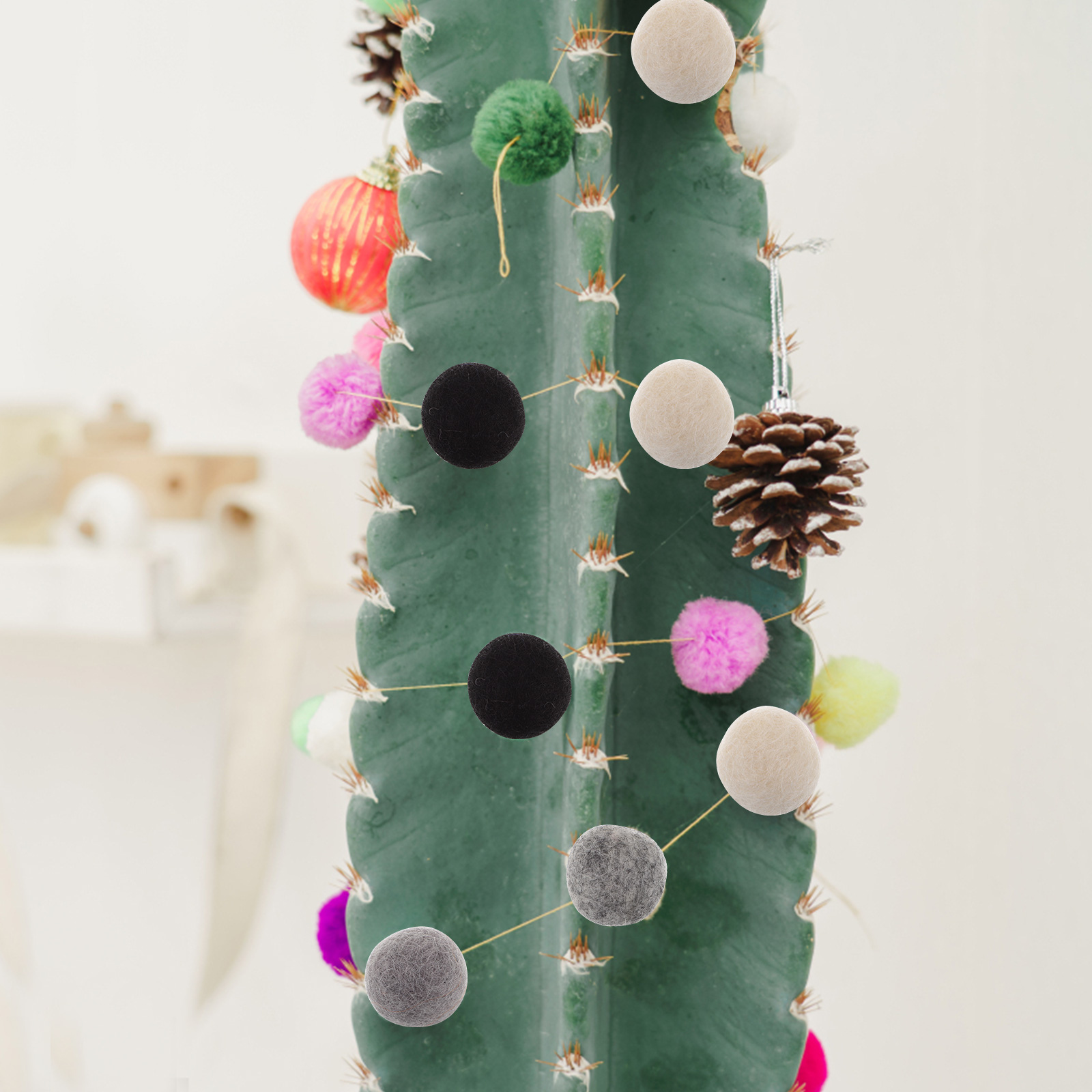 40Pcs-DIY-Wool-Felt-Balls-Handmade-Felt-Balls-Clothes-Decor-DIY-Materials-DIY-Felt-Ball-Decors-1